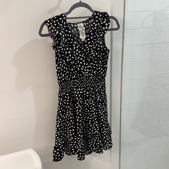 Sadie & Sage XS dress. Black with white asymmetrical dots. Rarely worn. - Picture 5 of 7